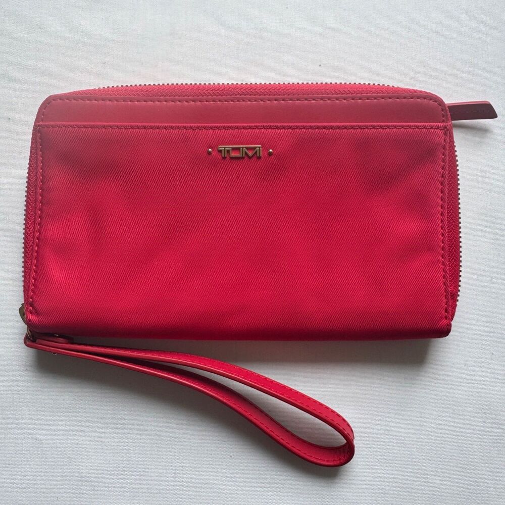 TUMI Vista Nylon Zip-Around Wristlet Strap Travel Wallet Red 4.5" X 7.5"